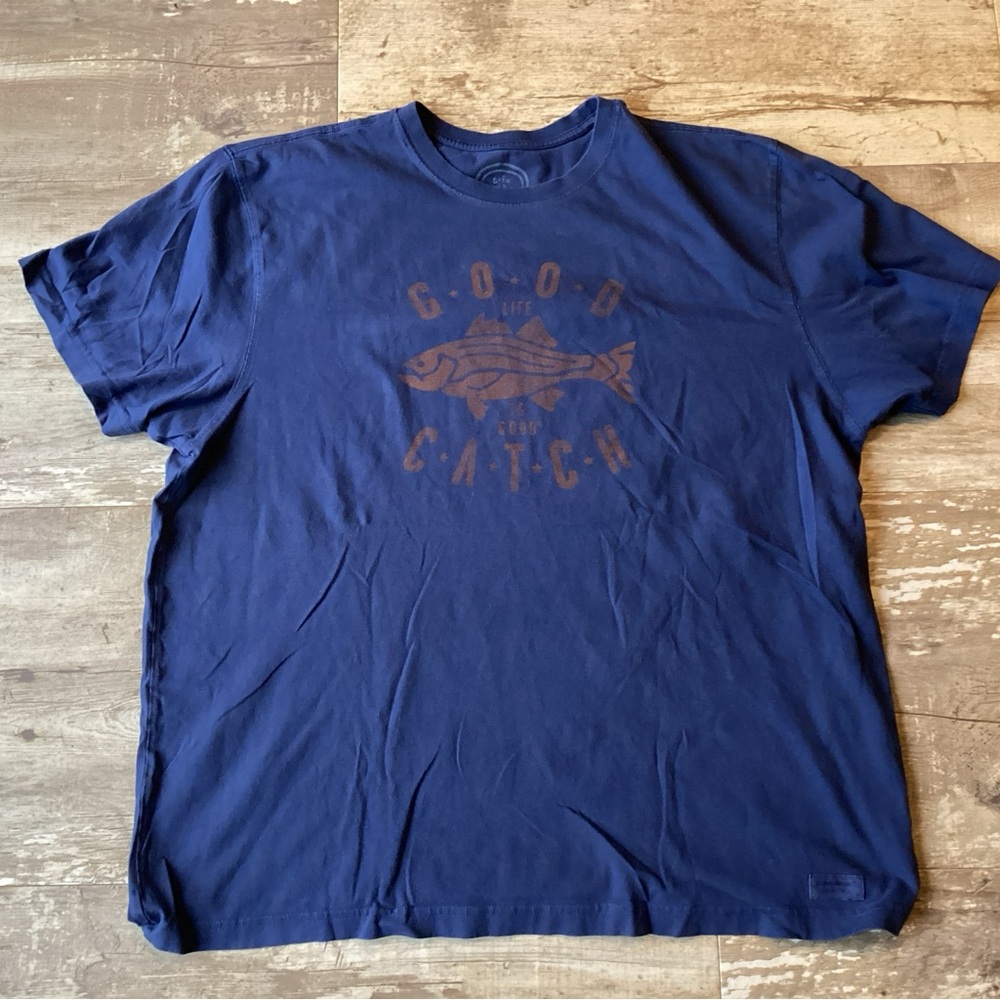 LIFE IS GOOD Fishing Good Catch Blue TShirt Men’s XL